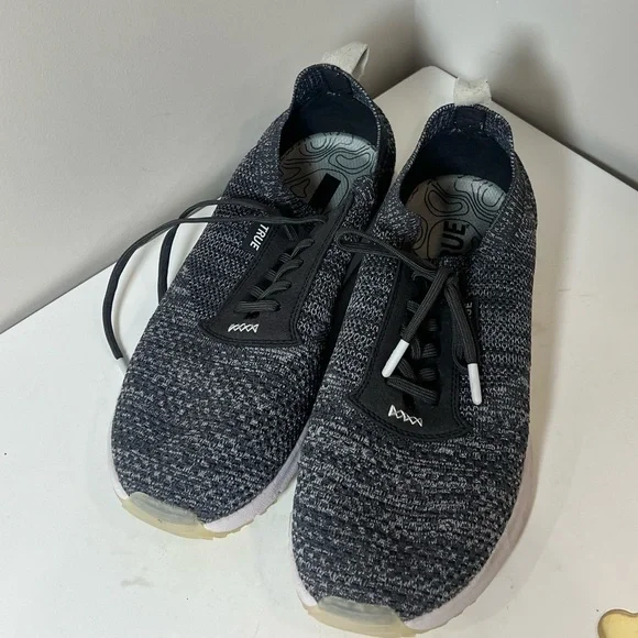 TRUE Linkswear Performance Knit Sneaker Size 9.5 All Day Knit Sneakers EUC - Picture 7 of 13